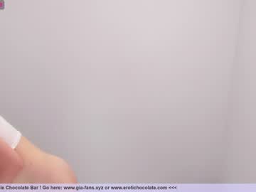 webcam girl girl_i_am live cam image #2226751