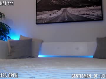 webcam girl oliviaowens live cam image #183798