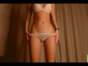 webcam girl amandamedrano live cam image #3604688