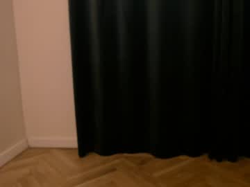 webcam girl bitter_moon live cam image #3641599