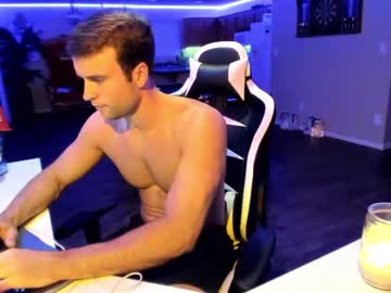 webcam man damn_whos_that live cam image #4052442
