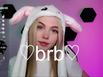 webcam girl small_blondee live cam image #4361769