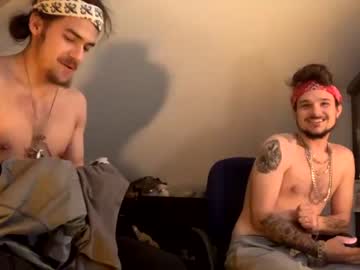 webcam man crackedcrypto live cam image #1645042