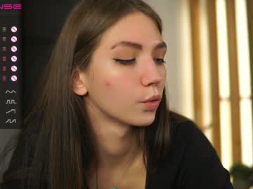 webcam girl angels_kiss live cam image #3969383