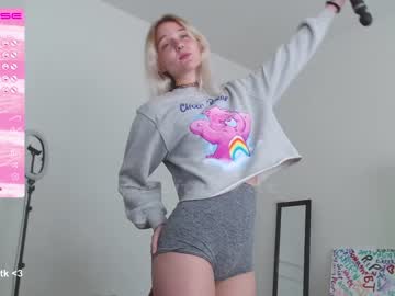 webcam girl petitebrat live cam image #4512681
