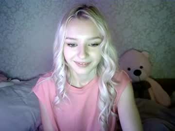 webcam girl kelly_mitch live cam image #3130815