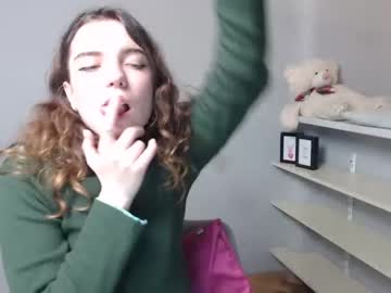 webcam girl milenk_a live cam image #3252368
