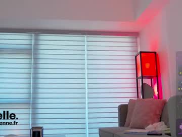 webcam girl belle_adrienne live cam image #6521030