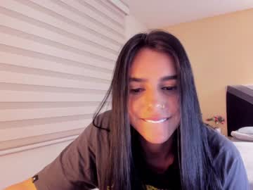 webcam girl sofi_saenzz live cam image #6035037