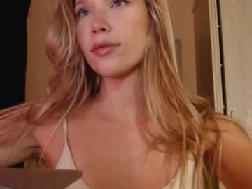 webcam girl bitter_moon live cam image #2422871