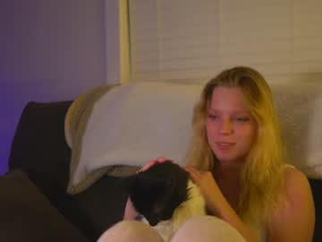 webcam girl crimsonxrapture live cam image #555960