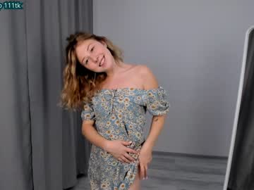 webcam girl lottie_shine live cam image #3073663