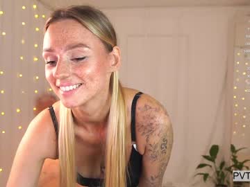 webcam girl artease live cam image #5859167