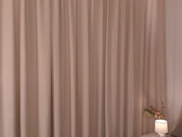webcam girl peek_in_my_window live cam image #6838464