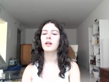 webcam girl frenchava live cam image #5241430