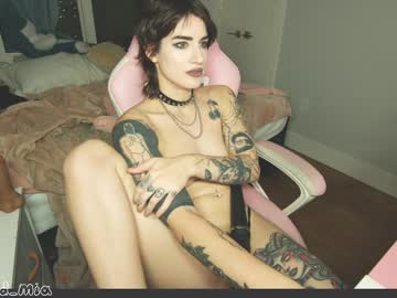 webcam girl aynmarie live cam image #4643808