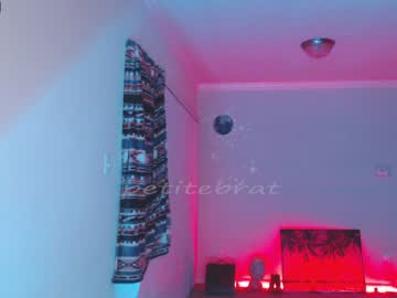 webcam girl petitebrat live cam image #191672