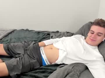 webcam man collegeboiaz live cam image #6107798