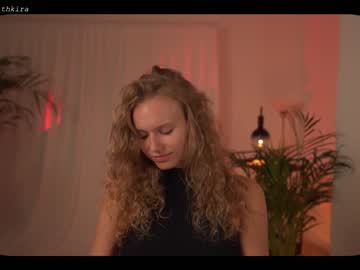 webcam girl chillwithkira live cam image #2516121