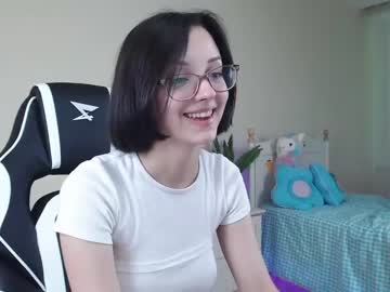 webcam girl queen_kitty1818 live cam image #2018103