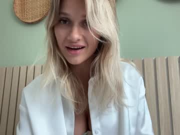webcam girl blair_fox live cam image #6308821