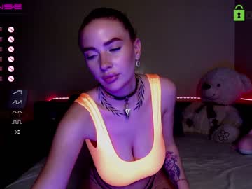 webcam girl fallen_angel_18 live cam image #4062932