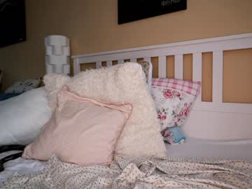 webcam girl little_mystery live cam image #3158612