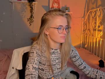webcam girl linellali live cam image #2555393
