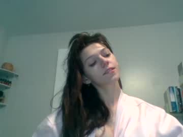 Cam for squirting_diamonds