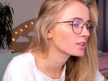 webcam girl linellali live cam image #2722426