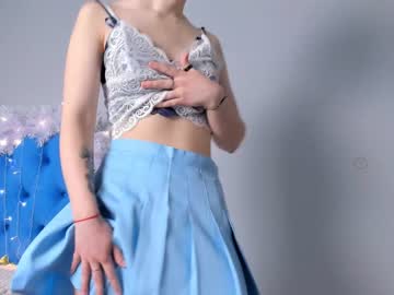 webcam girl emilywarmy live cam image #3530714