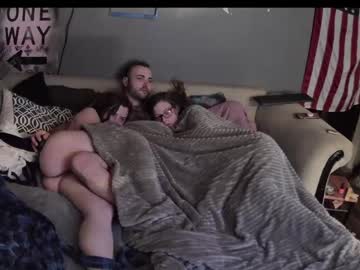 webcam couple shallwepleasex3 live cam image #927051
