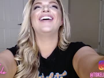 webcam tranny kellynicolexoxo live cam image #2115029