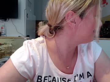 webcam girl kiradivine live cam image #2048248