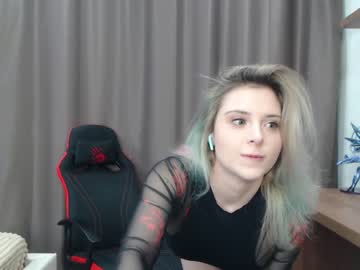 webcam girl kittycaitlin live cam image #1121397