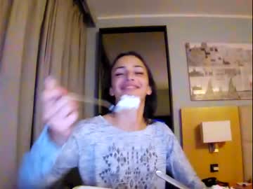 webcam girl toocutetohandle live cam image #2730782