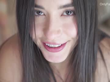 webcam girl emyii live cam image #5278855