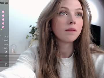 webcam girl small_blondee live cam image #2054805