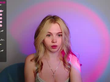 webcam girl small_blondee live cam image #4213370