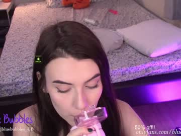 webcam girl blue_bubbles118 live cam image #621168