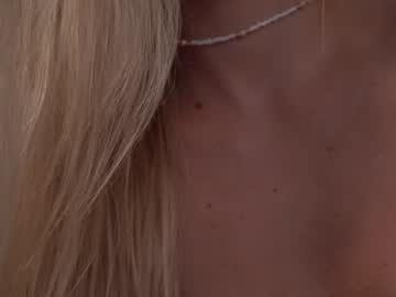 webcam girl cute__foxy live cam image #4286441