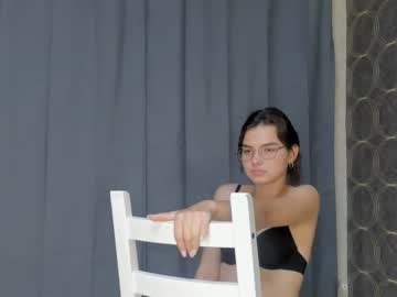 webcam girl laurawhitea live cam image #5385394