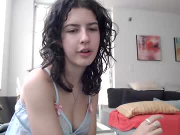 webcam girl frenchava live cam image #4398405