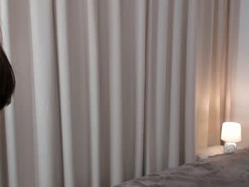 webcam girl peek_in_my_window live cam image #6924740