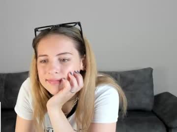 webcam girl amelia_colins live cam image #2357982