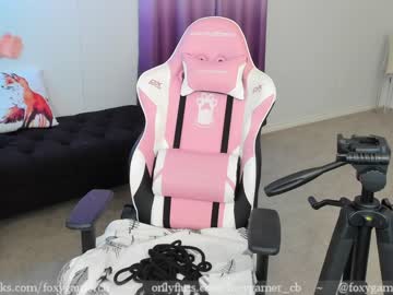 webcam girl foxy_gamer live cam image #2116058