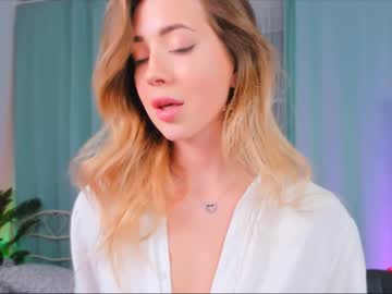 webcam girl emmi_rosee live cam image #3796774