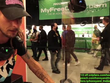 webcam couple honeyand_thebear live cam image #362461