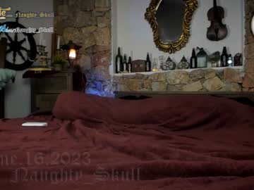 webcam girl naughty_skull live cam image #4657616