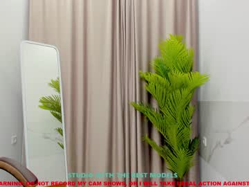 webcam girl gloria_blush live cam image #1472630